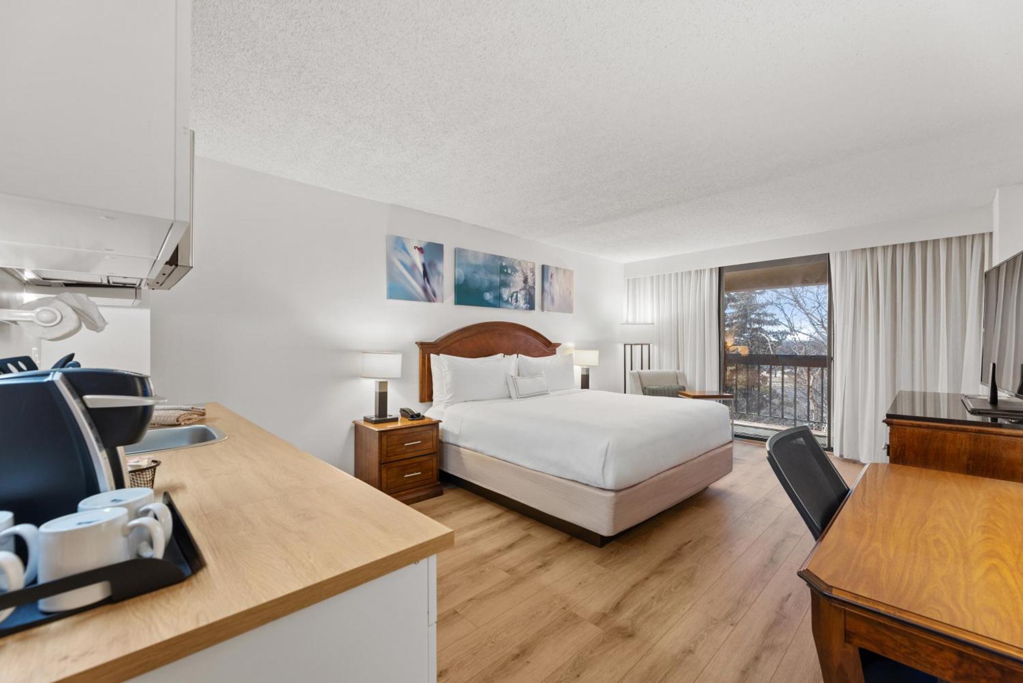 Delta Hotels By Marriott Mount Pleasant Расин Экстерьер фото
