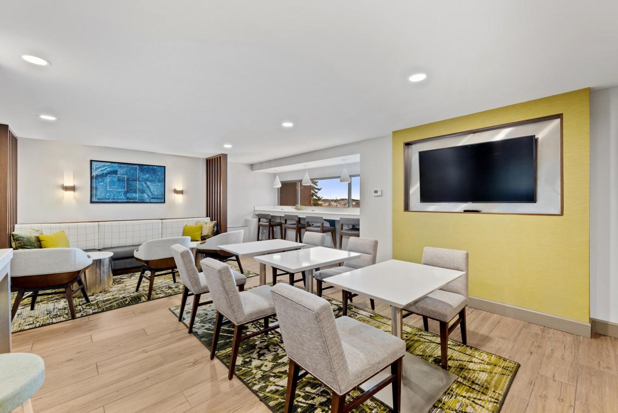Delta Hotels By Marriott Mount Pleasant Расин Экстерьер фото