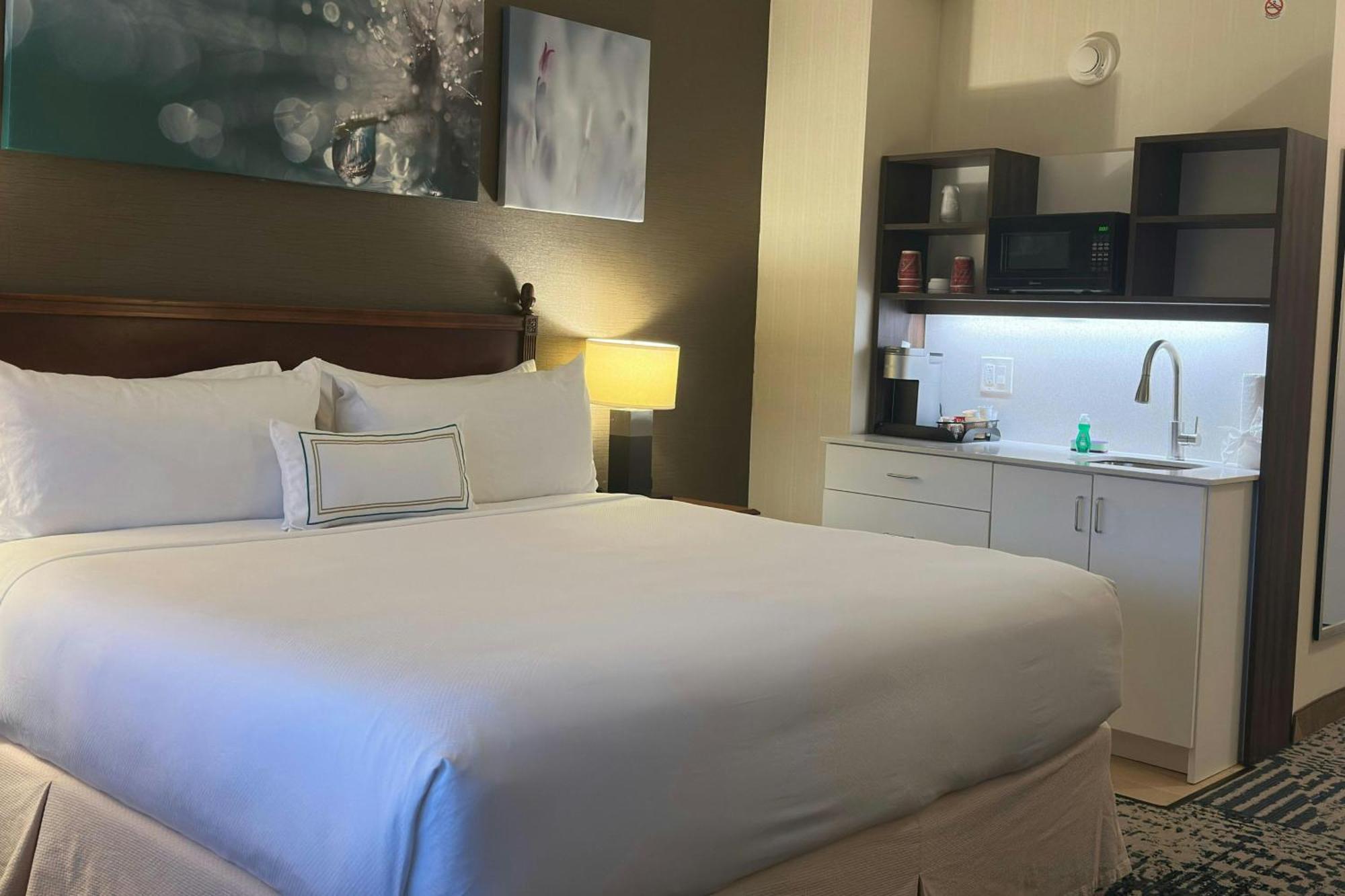 Delta Hotels By Marriott Mount Pleasant Расин Экстерьер фото
