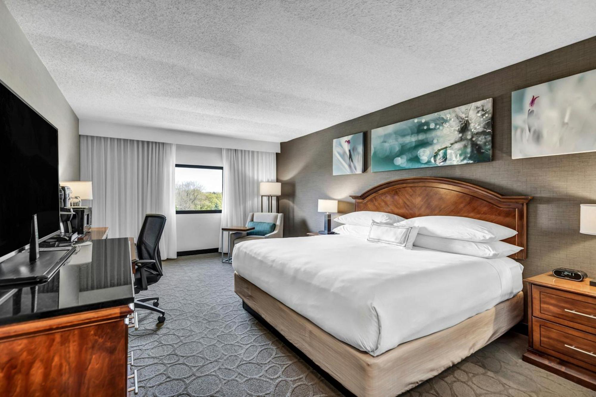 Delta Hotels By Marriott Mount Pleasant Расин Экстерьер фото