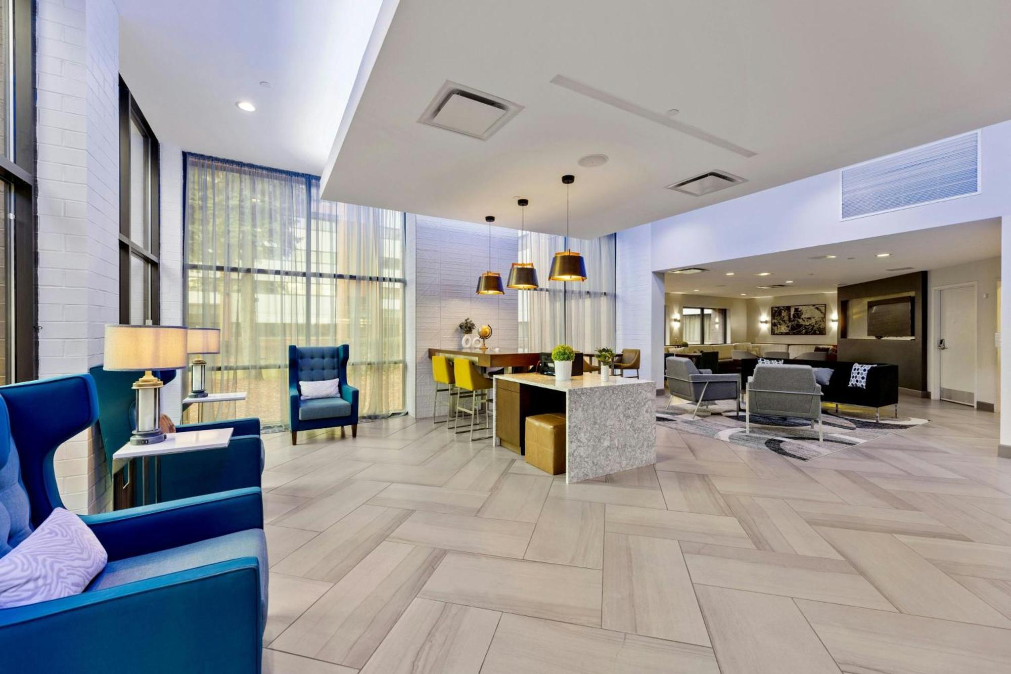 Delta Hotels By Marriott Mount Pleasant Расин Экстерьер фото