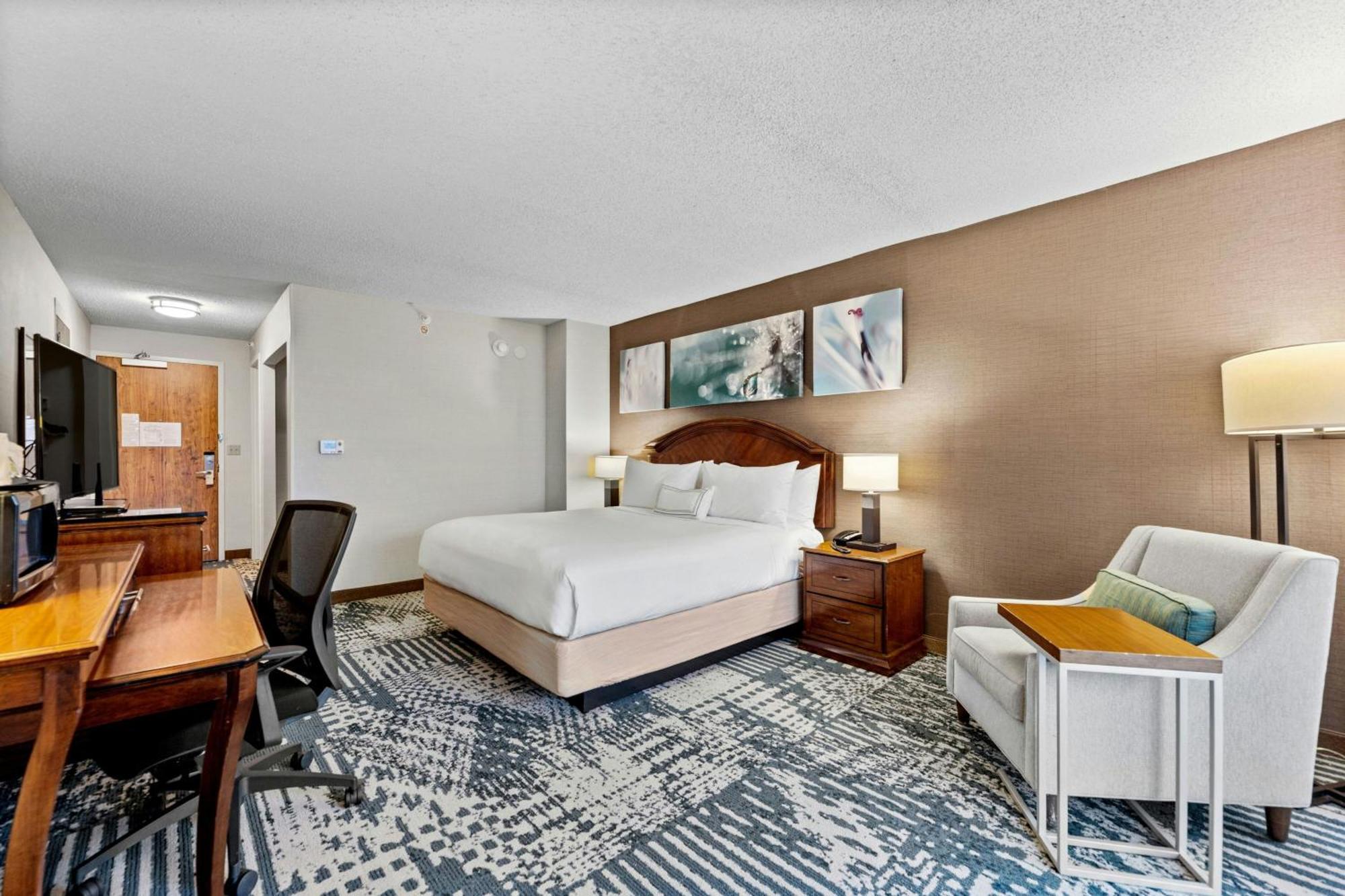 Delta Hotels By Marriott Mount Pleasant Расин Экстерьер фото