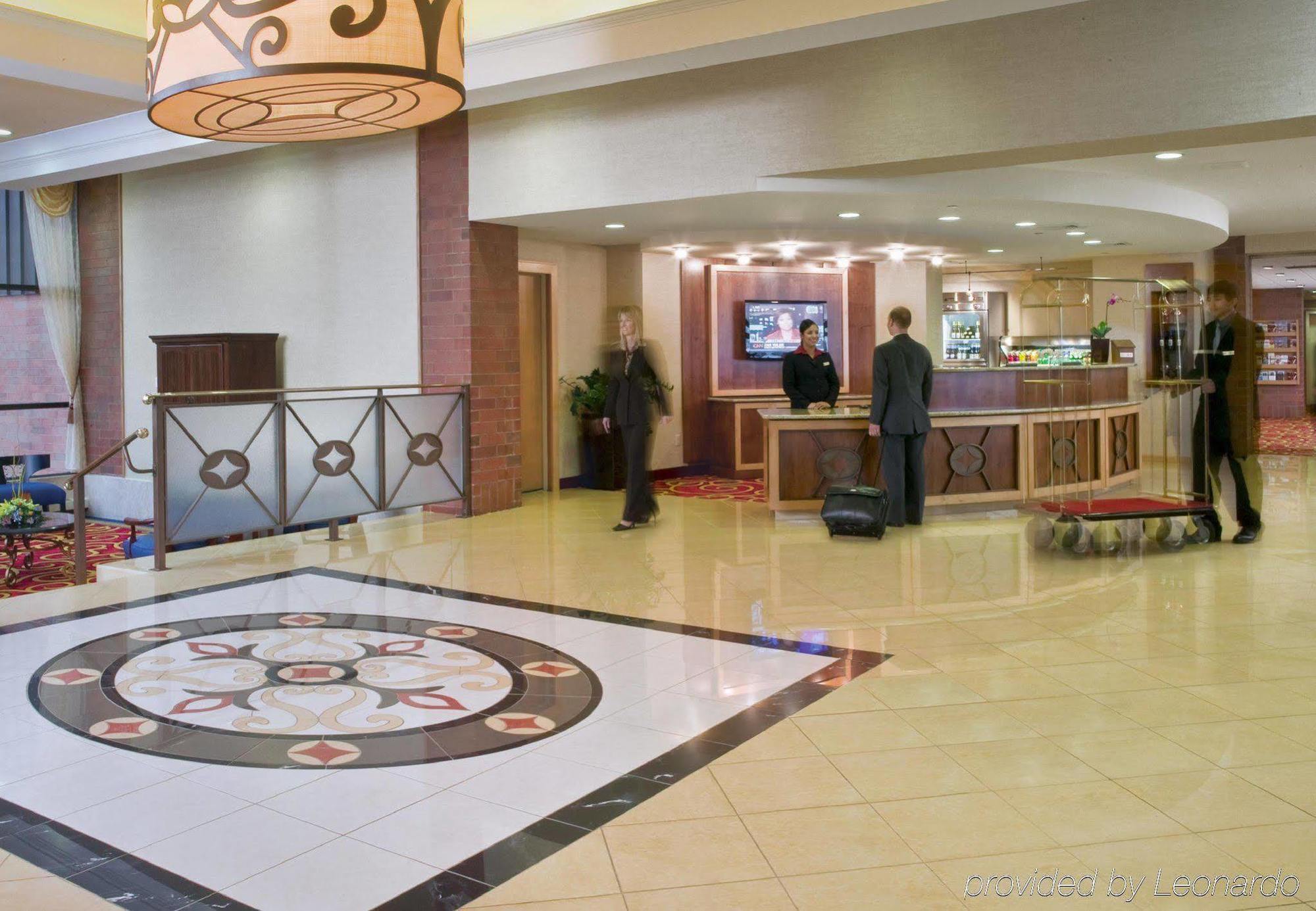 Delta Hotels By Marriott Mount Pleasant Расин Интерьер фото